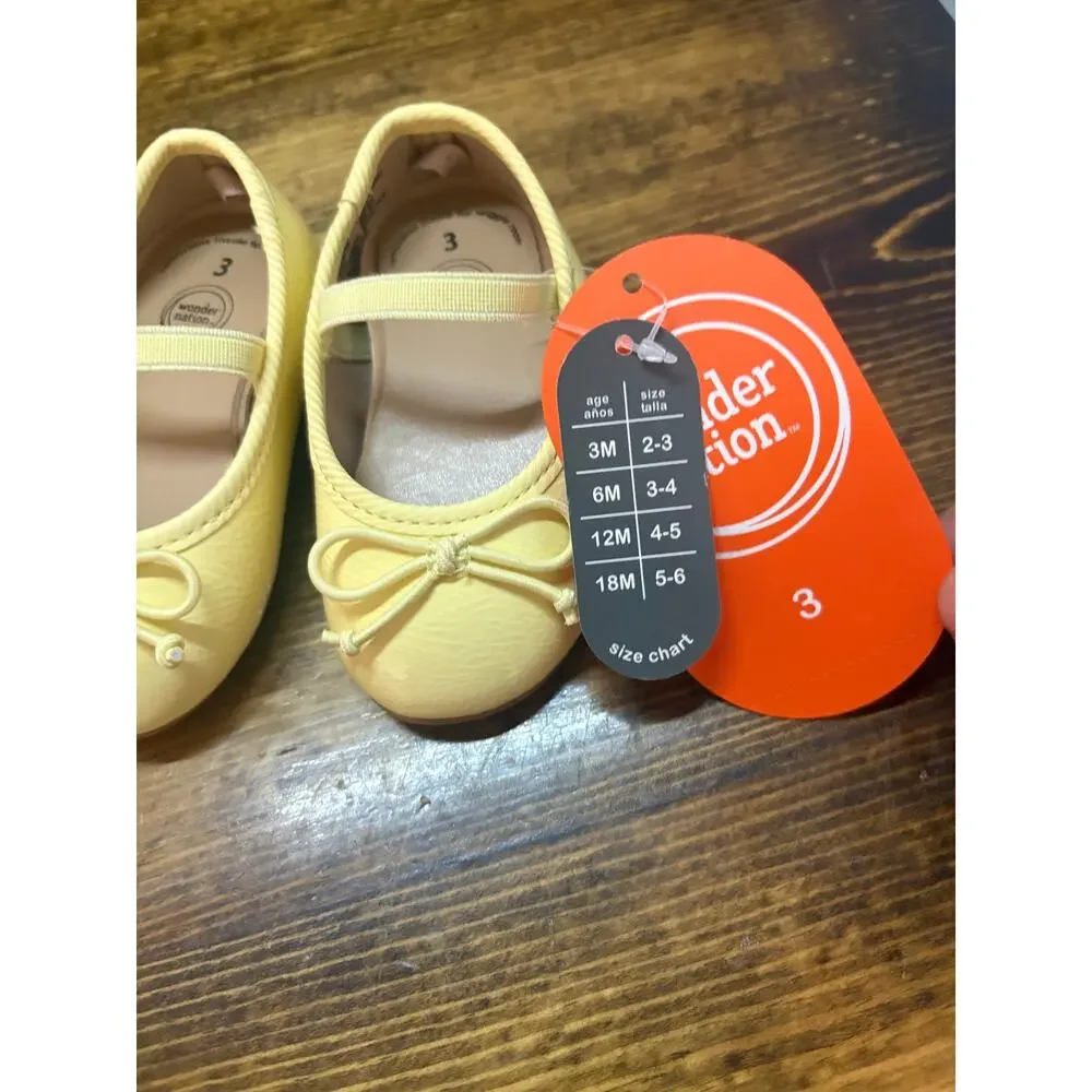 Wonder nation yellow flats size 3